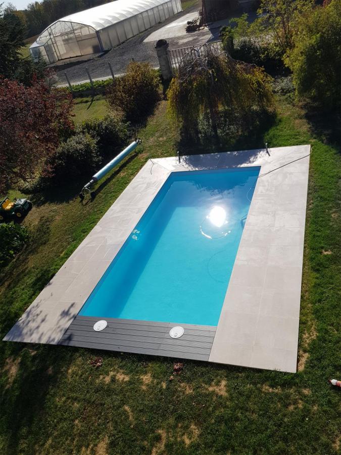 Pose d’un carrelage autour d’une piscine